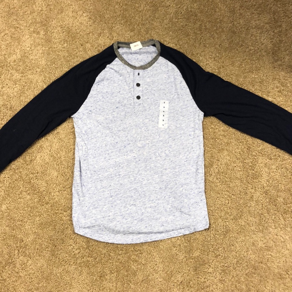 Old Navy tee